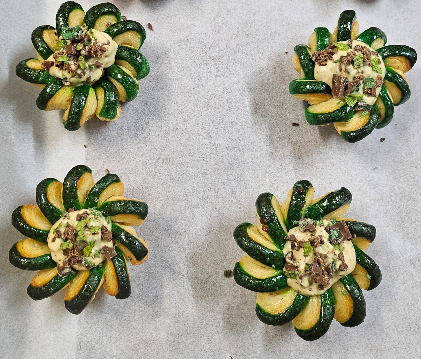 Peppermint Crisp Flower